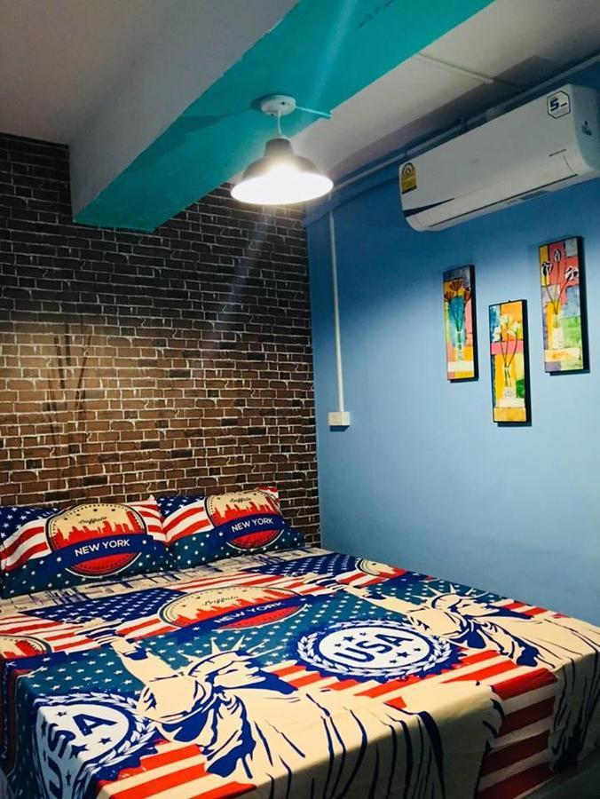 Vr Hostel Bangkok Exterior photo